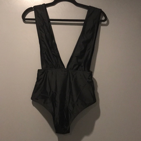 Medium - low cut black swimsuit - Picture 2 of 2